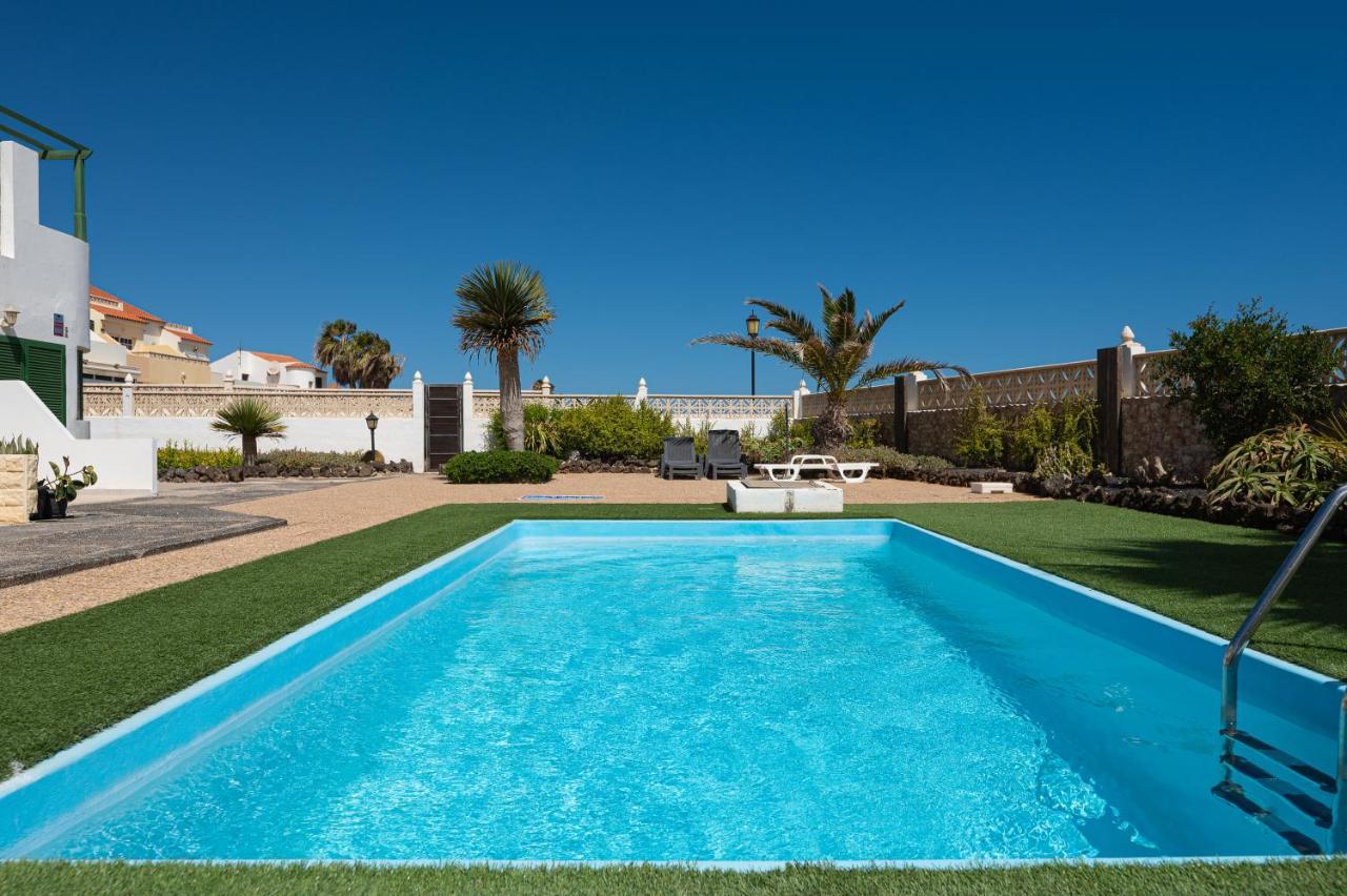 Homeforguest Apartment With Pool And Terrace 1 Min From The Beach Коральео Экстерьер фото