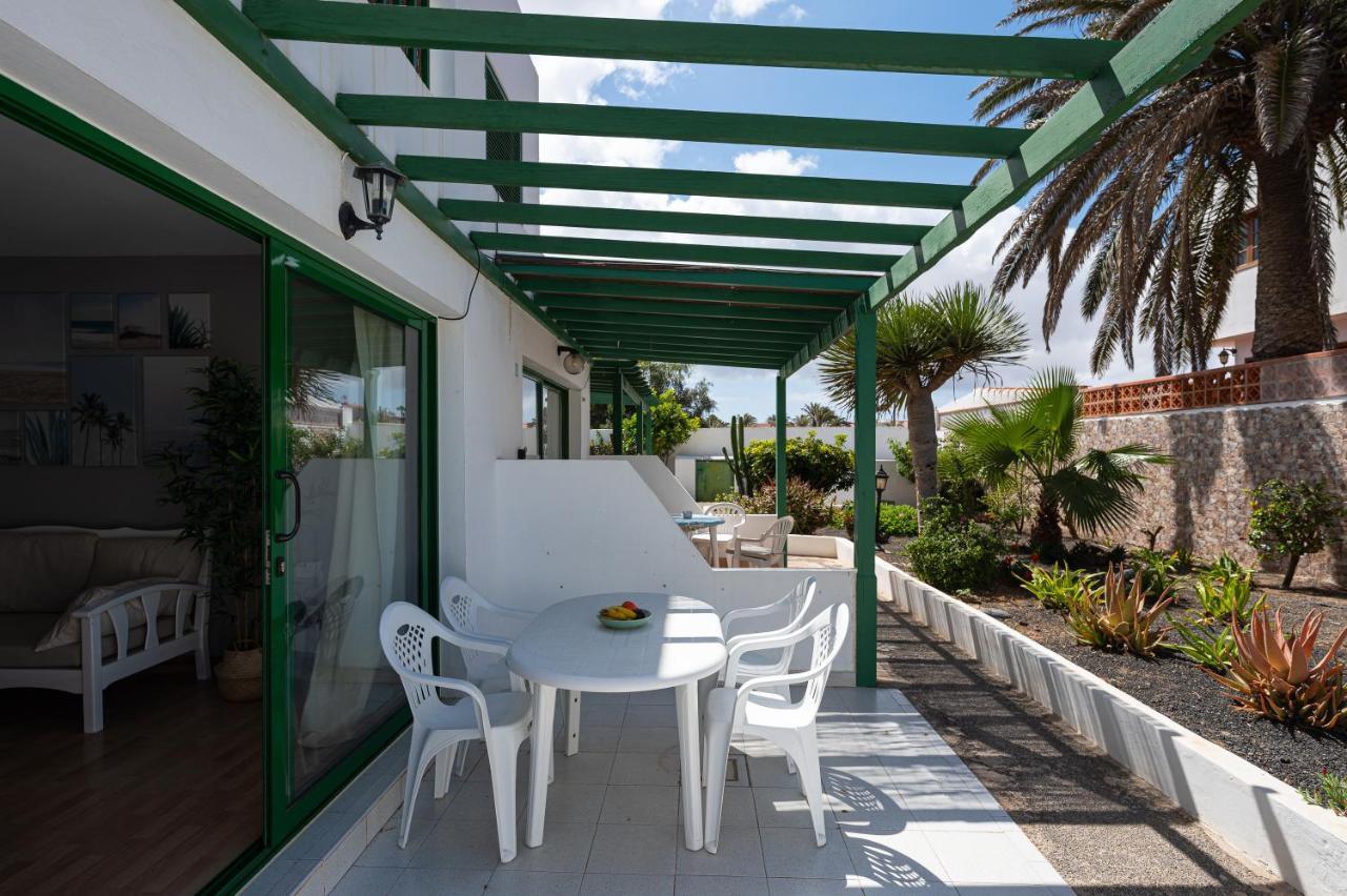 Homeforguest Apartment With Pool And Terrace 1 Min From The Beach Коральео Экстерьер фото